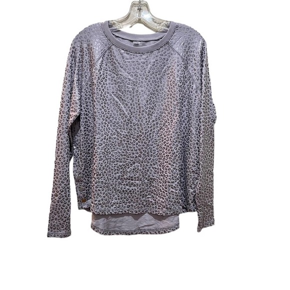 zuda Tops - Zuda Leopard Print Metallic Long Sleeve Sweatshirt Top Silver Size Large
